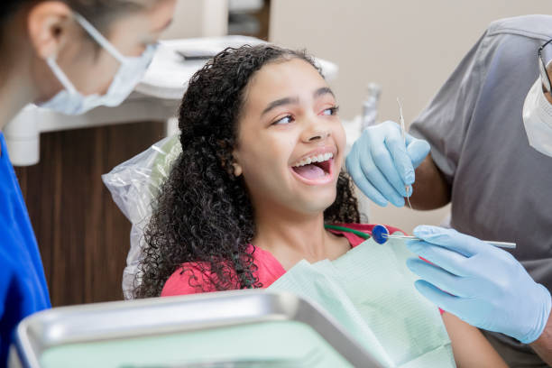 Best Emergency Tooth Extraction  in Mounds, OK
